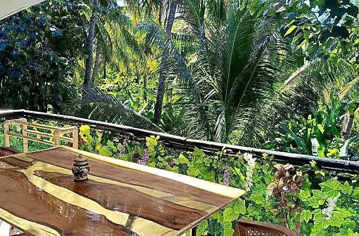 Skylodge