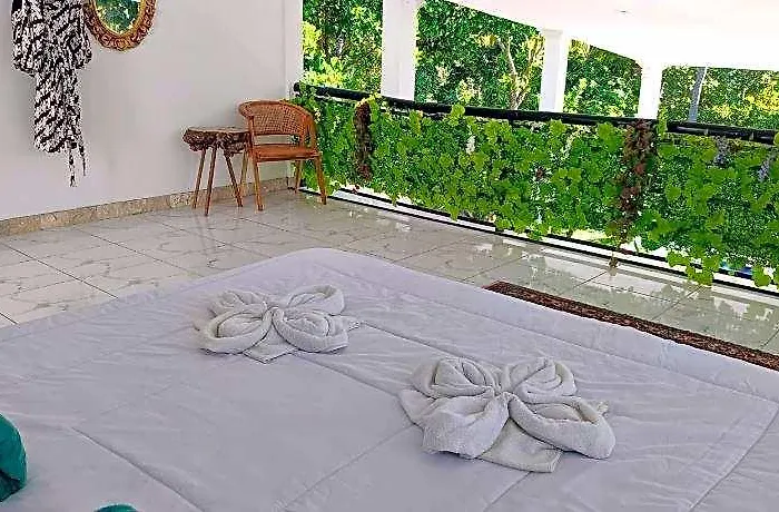 Skylodge